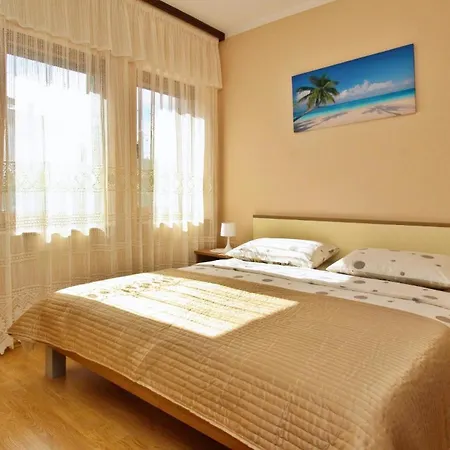 Ivanka-200m Vom Meer, Balkon, Meerblick Apartment