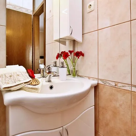 Apartment Ivanka-200m Vom Meer, Balkon, Meerblick *